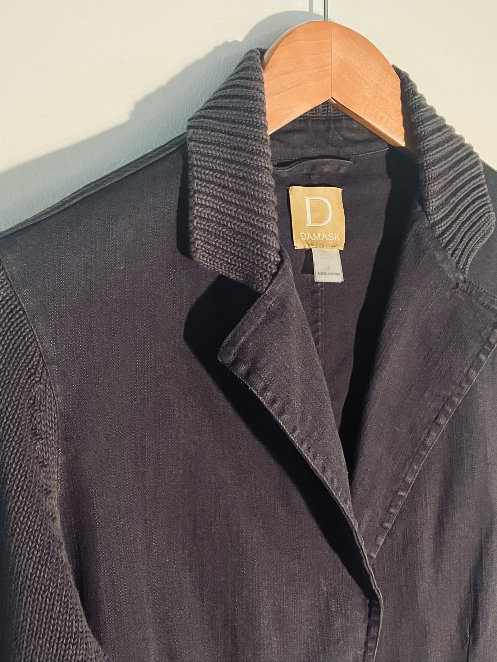 Damask Dark Navy/Grey Cotton with Ribbed Collar and Sleeves. Size Small